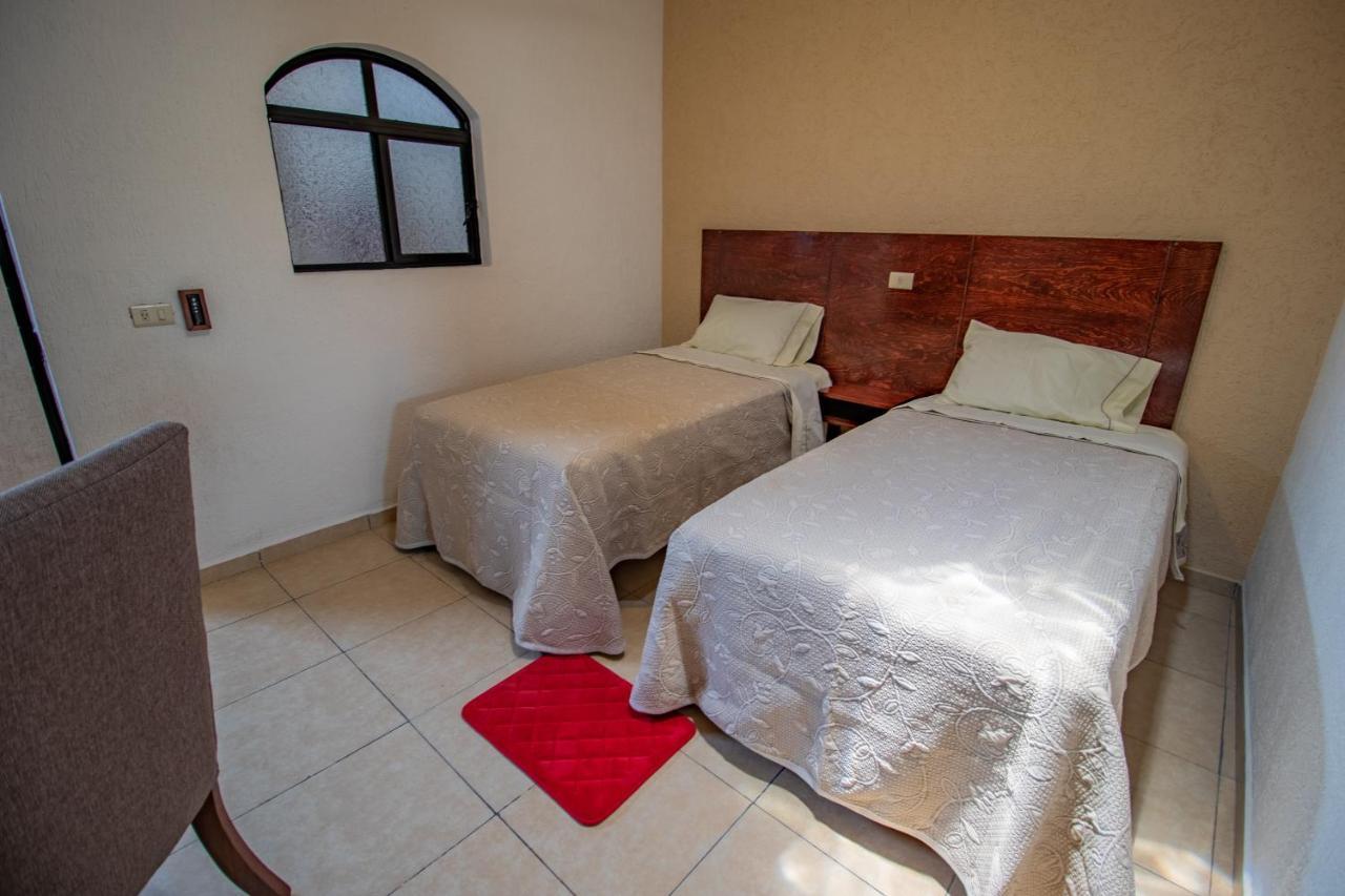 Hotel Casa Garatusa Yuriria Exterior foto